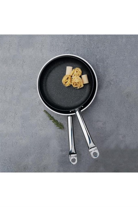 KORKMAZ A2832 PROLİNE NERO TAVA 24X4,7